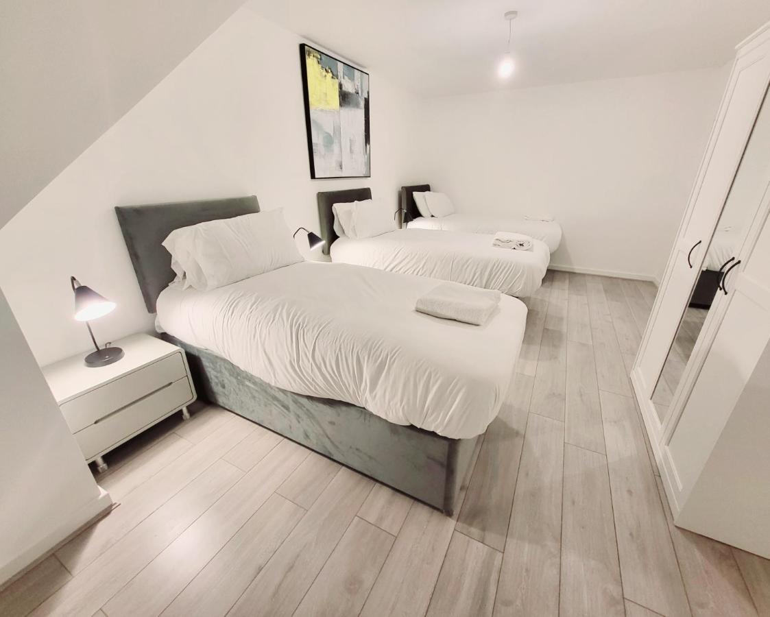 Garland Modern 2 Bedroom Apartment With Parking London Plumstead  Exterior photo