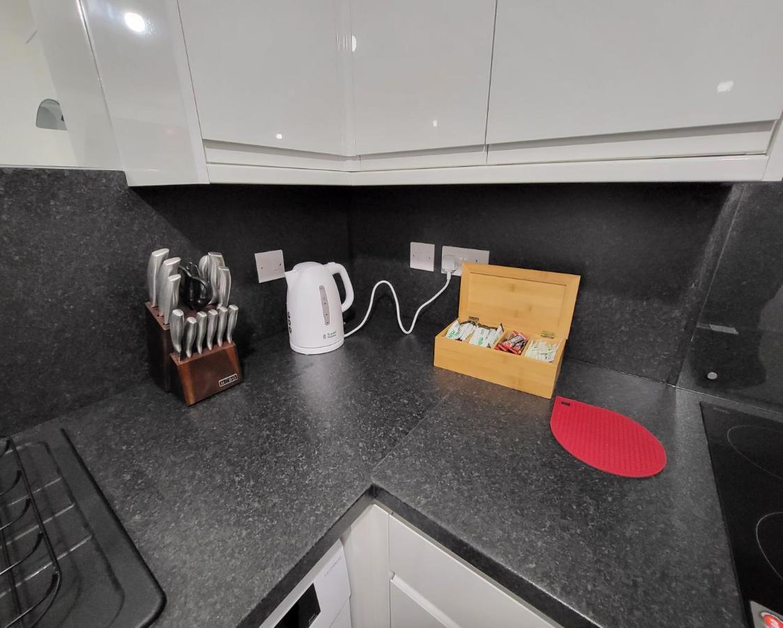 Garland Modern 2 Bedroom Apartment With Parking London Plumstead  Exterior photo