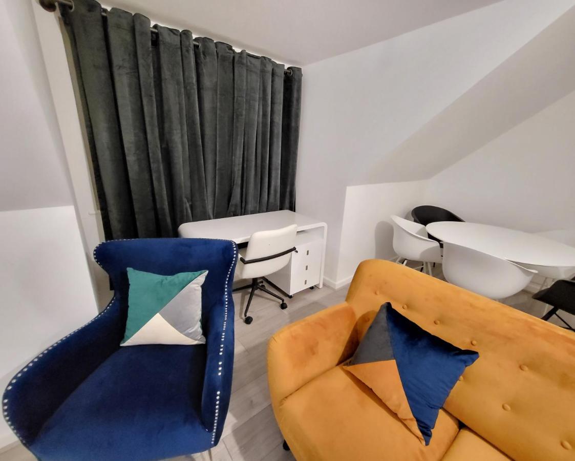 Garland Modern 2 Bedroom Apartment With Parking London Plumstead  Exterior photo