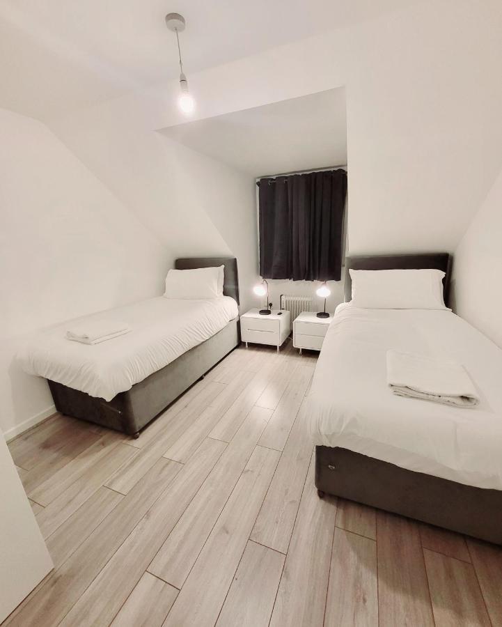 Garland Modern 2 Bedroom Apartment With Parking London Plumstead  Exterior photo